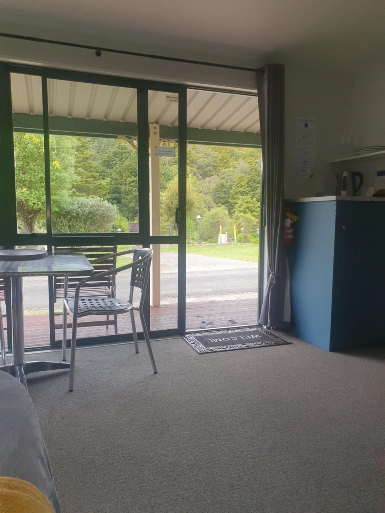 Kauri Coast Top 10 Holiday Park Kaihu Zewnętrze zdjęcie