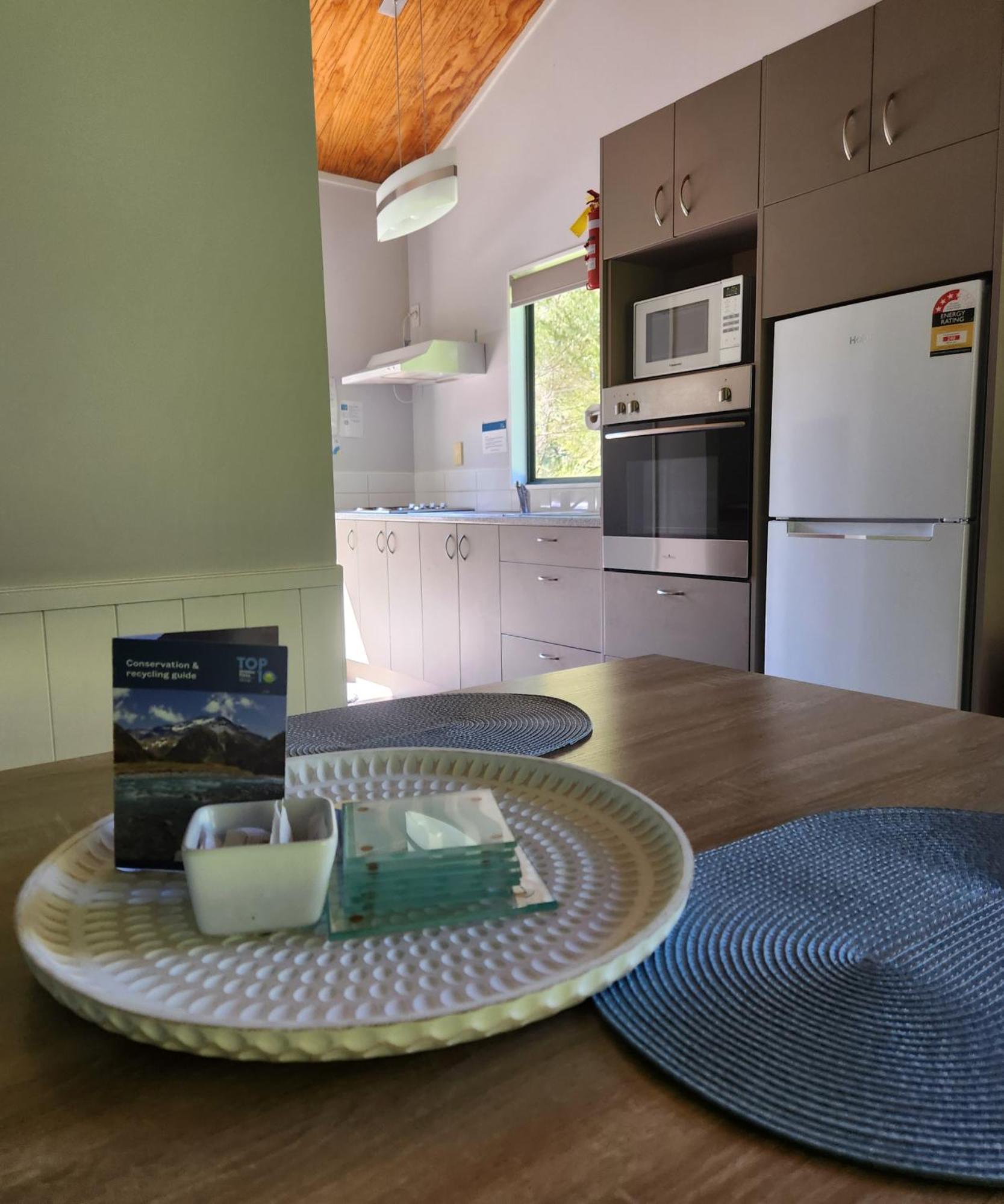 Kauri Coast Top 10 Holiday Park Kaihu Zewnętrze zdjęcie